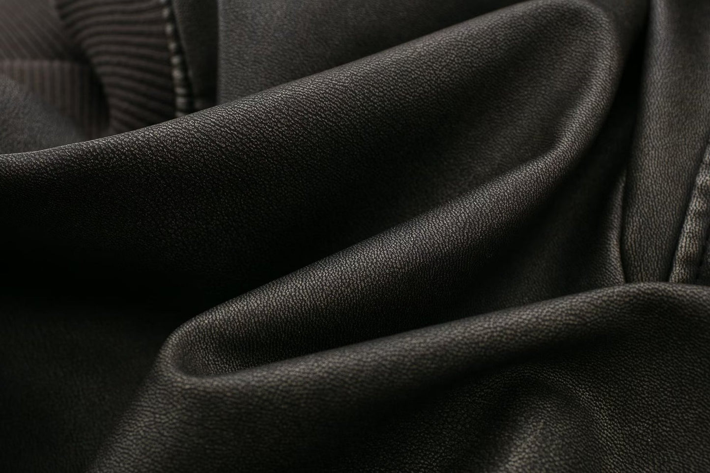 Bomber corto ecopelle effetto vintage