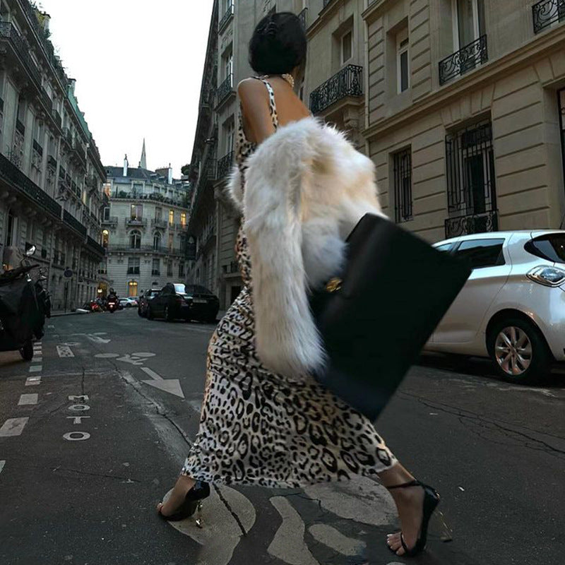 Abito lungo animalier in raso scollo a V