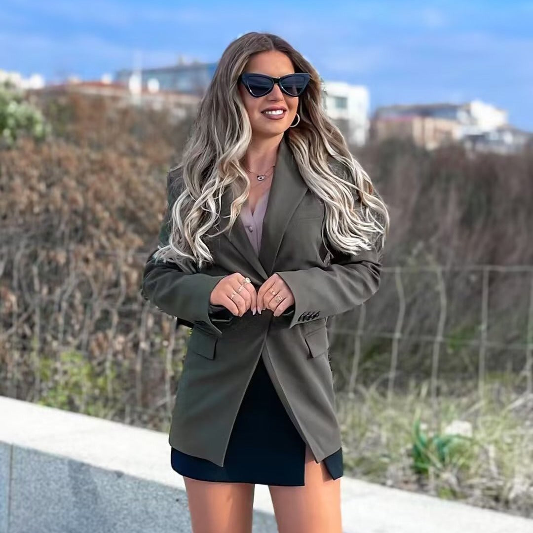 Blazer cintura in vita e scollo sulla schiena