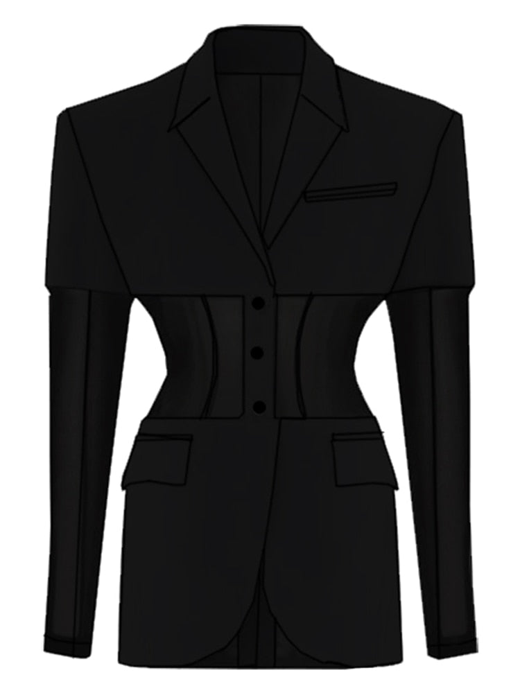 Blazer strutturato con corpetto in velo spalla importante
Unica variante
