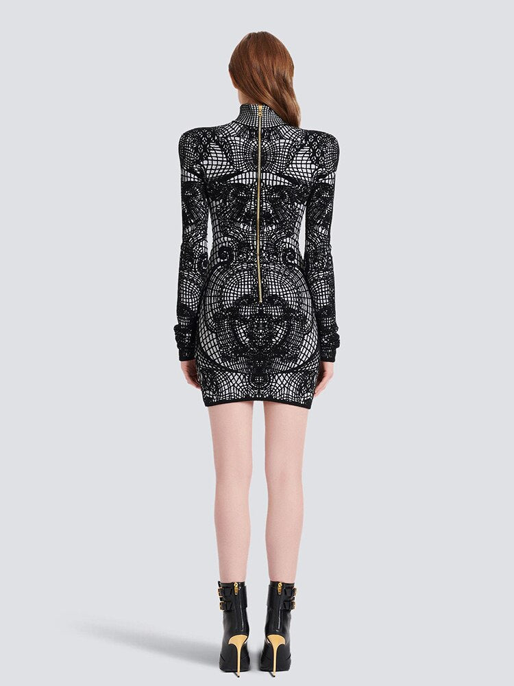 Abito ricamato collo alto e spallina