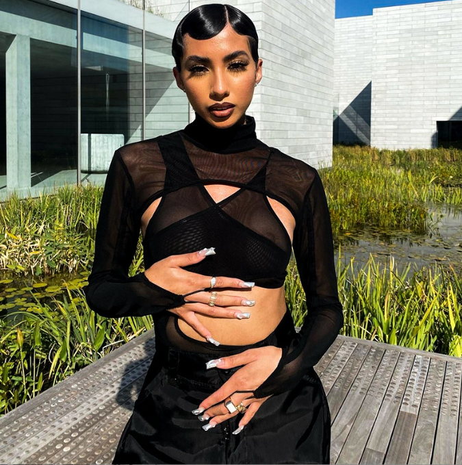 Body in velo cut-out