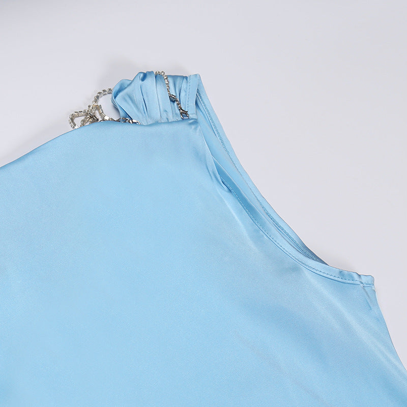 Abito lungo satin scollo e catena brillantinata