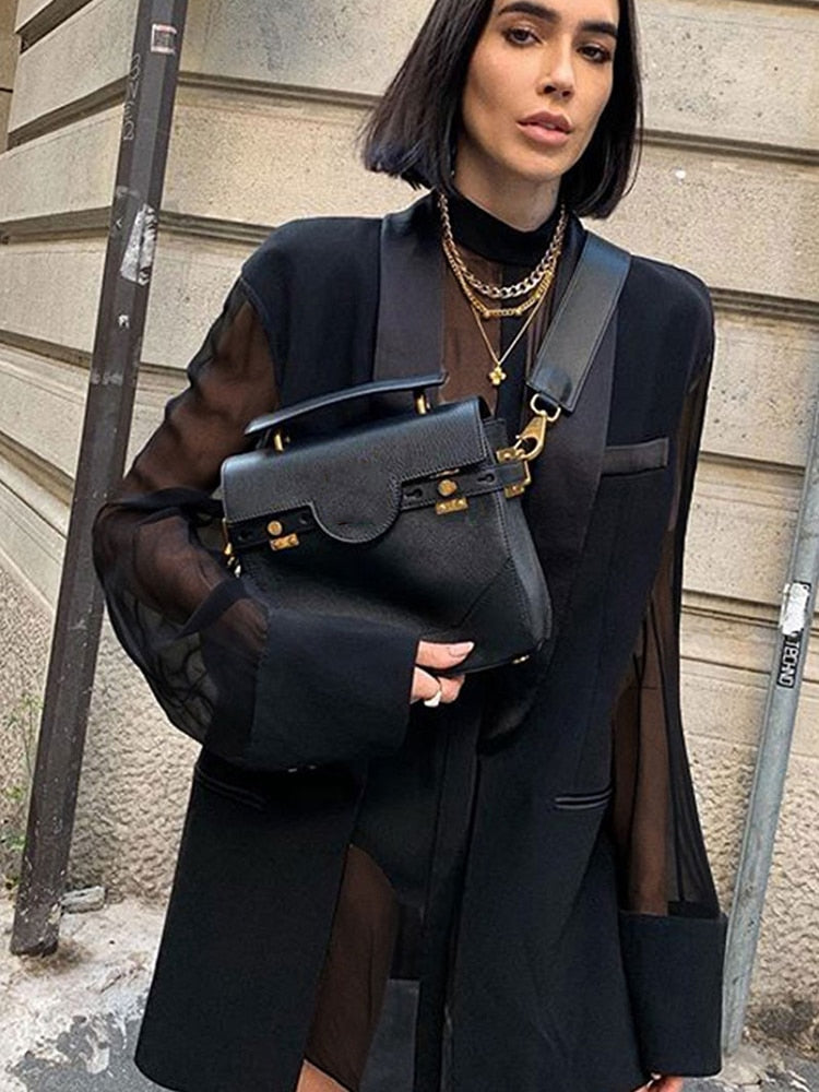 Blazer taglio maschile con maniche velate