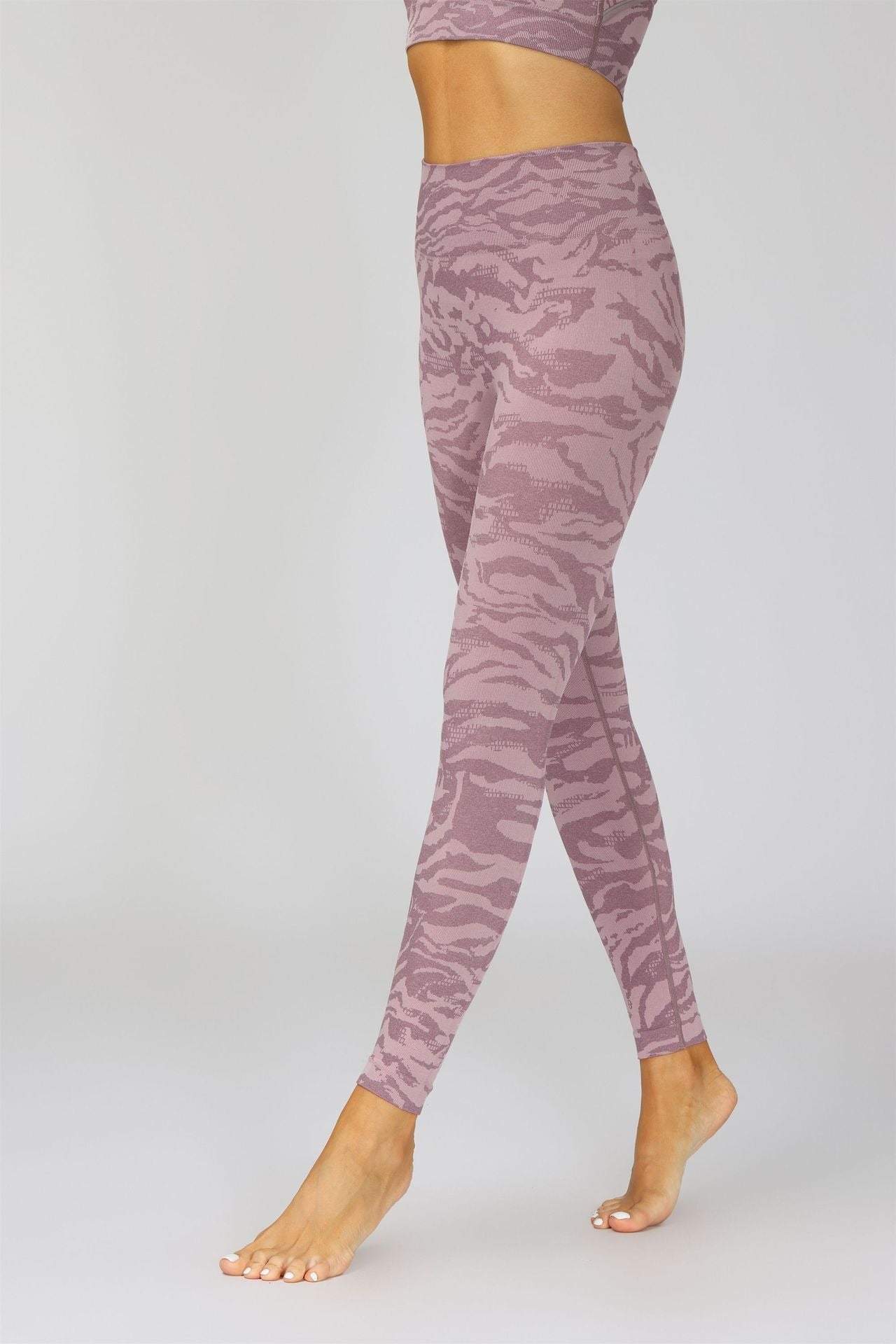 Fitness completo top e leggins camouflage