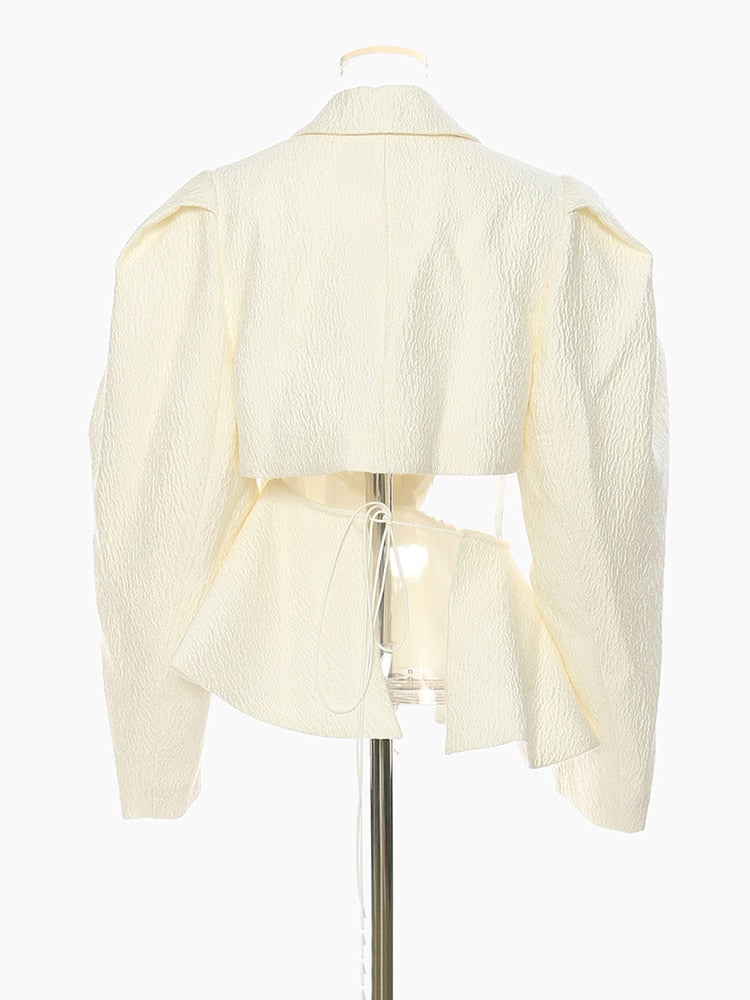 Blazer asimmetrico con cut-out