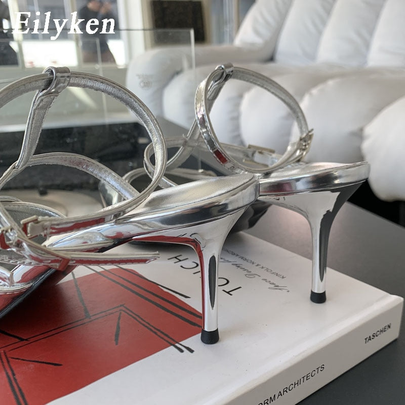 Decollete' a punta tacco 7 cm