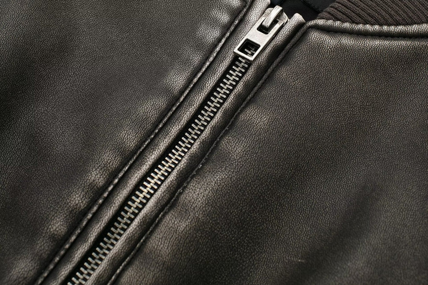 Bomber corto ecopelle effetto vintage