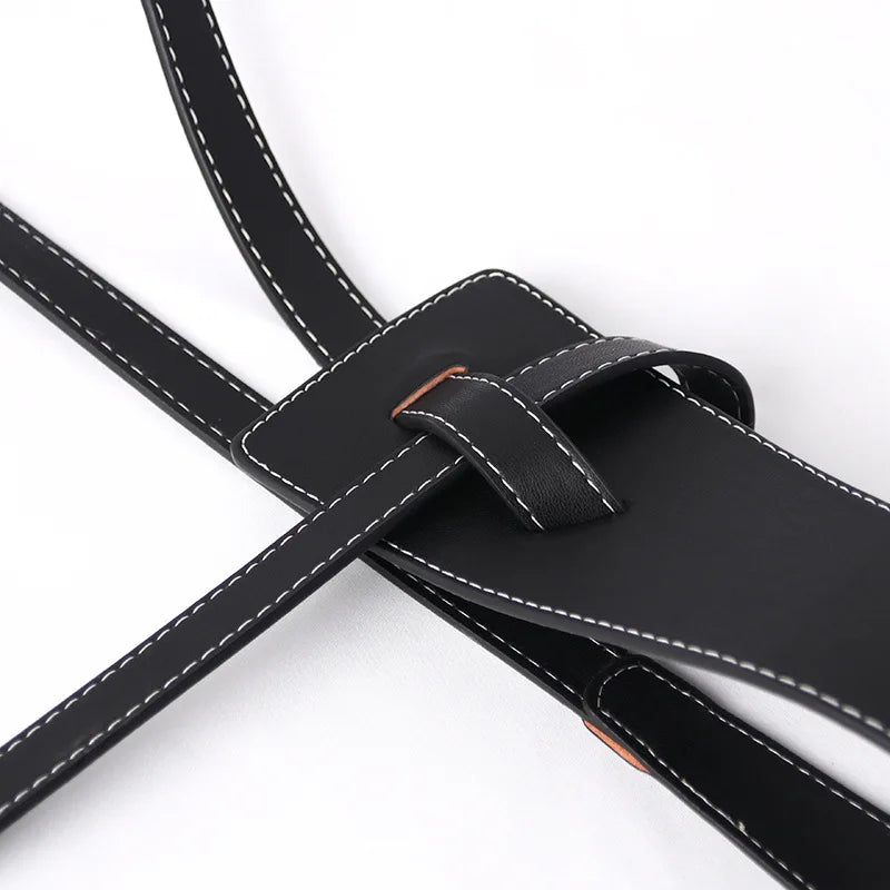 Cintura regolabile dettaglio cucitura