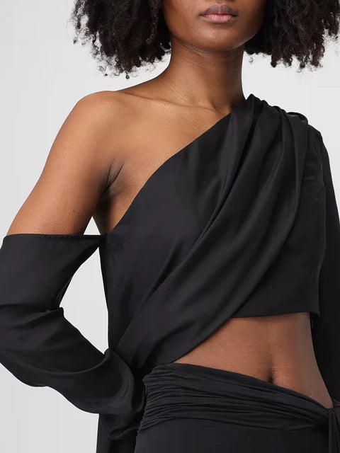 Maglia asimmetrica con drappeggio tessuto lucido