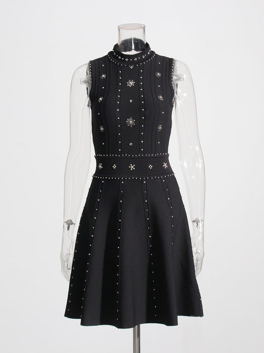 Abito svasato tessuto bandage con applicazzioni