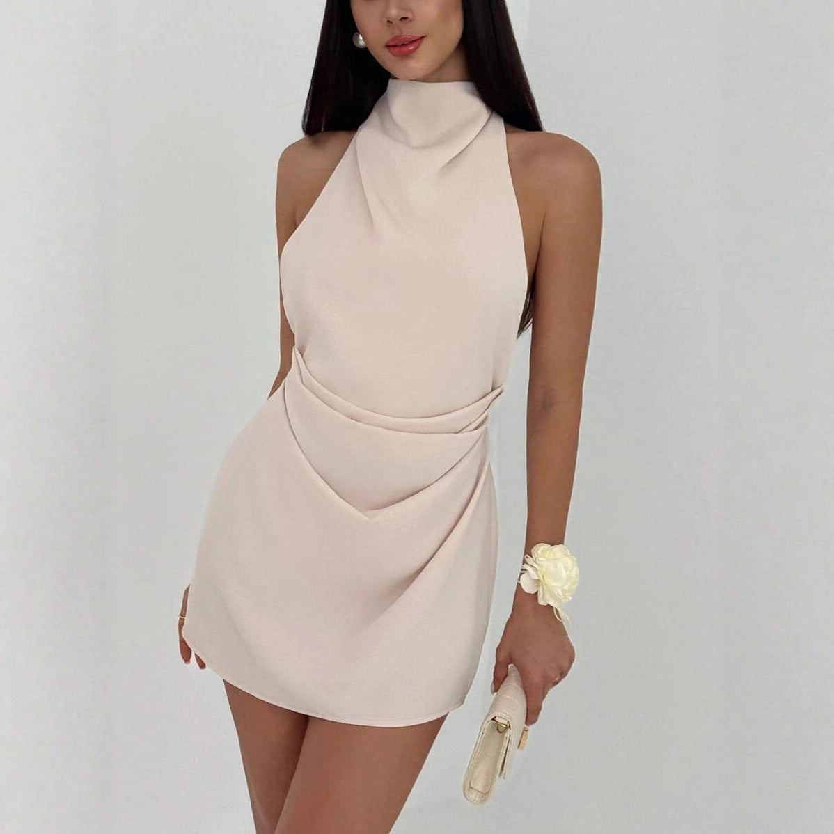 Mini abito drappeggiato schiena nuda