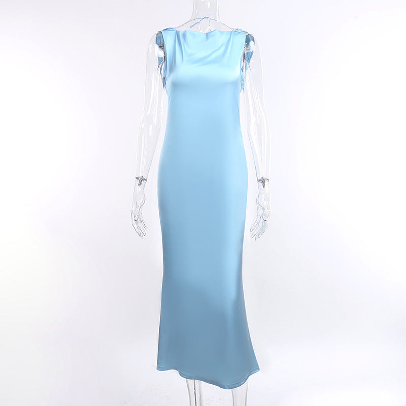 Abito lungo satin scollo e catena brillantinata