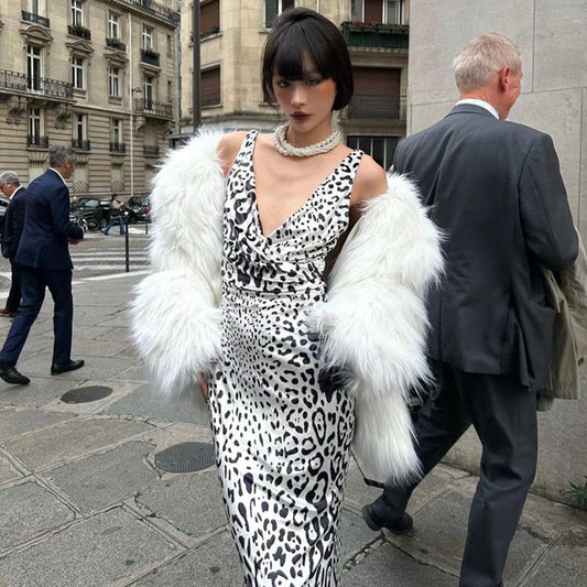 Abito lungo animalier in raso scollo a V