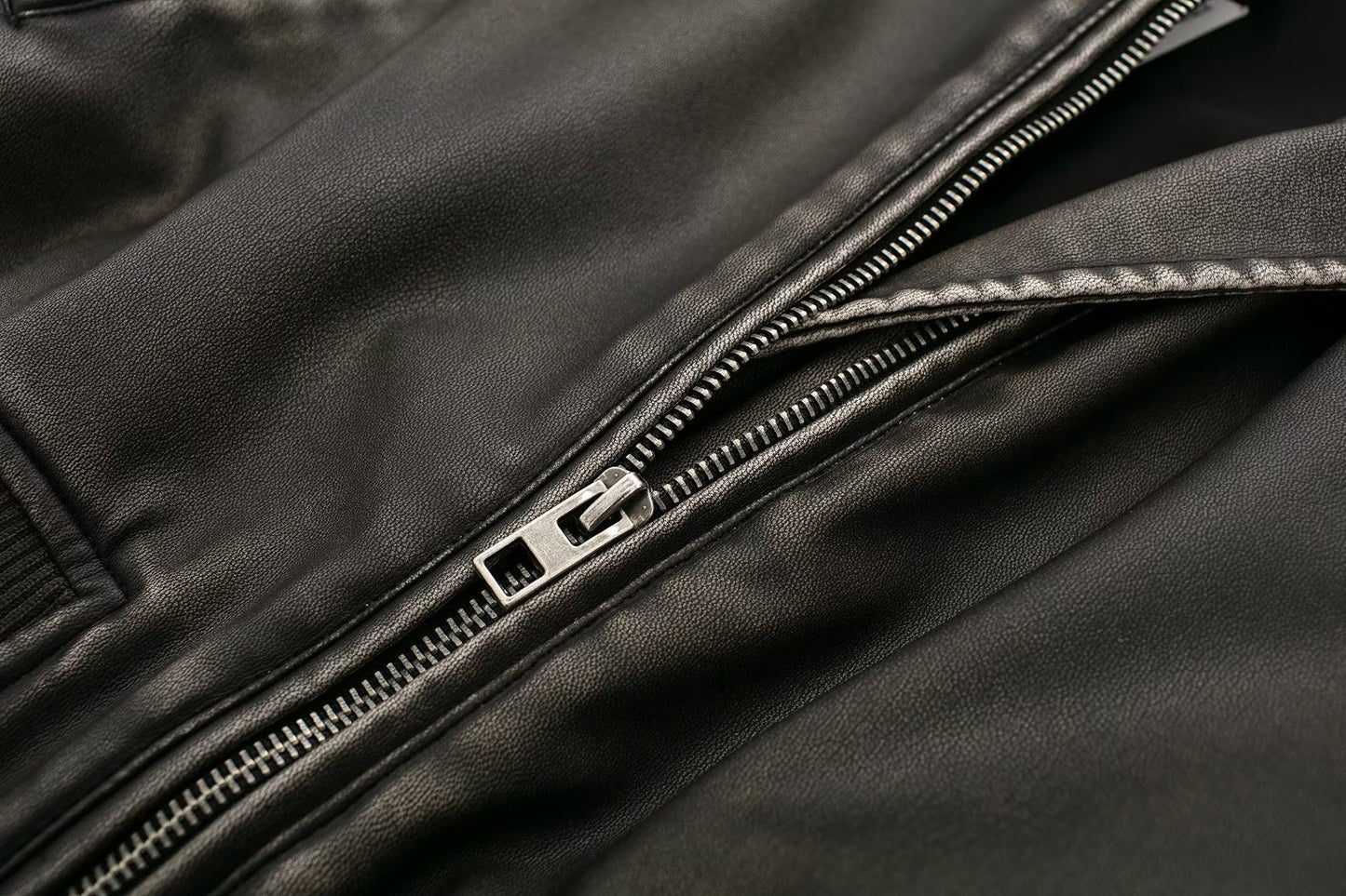 Bomber corto ecopelle effetto vintage