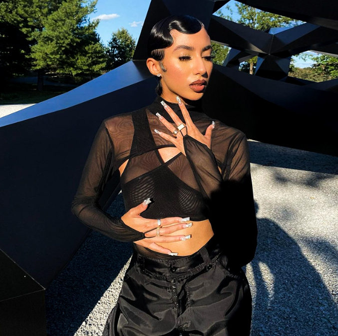 Body in velo cut-out