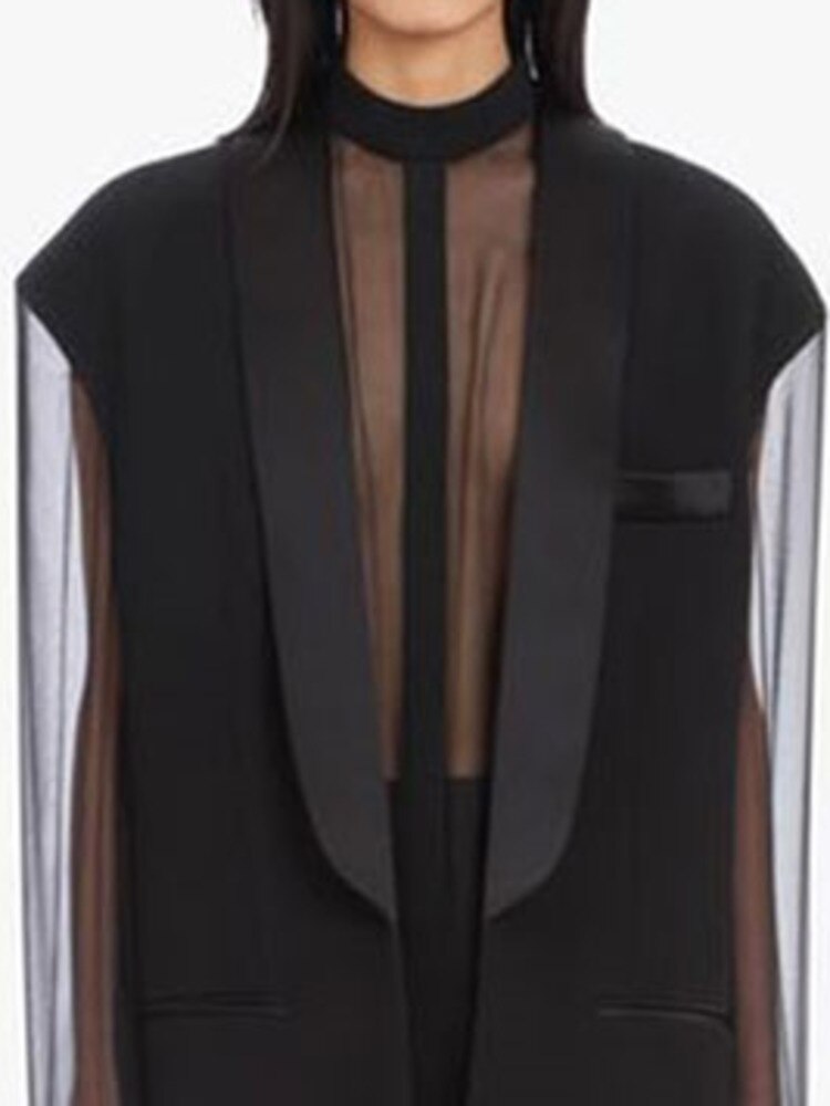 Blazer taglio maschile con maniche velate